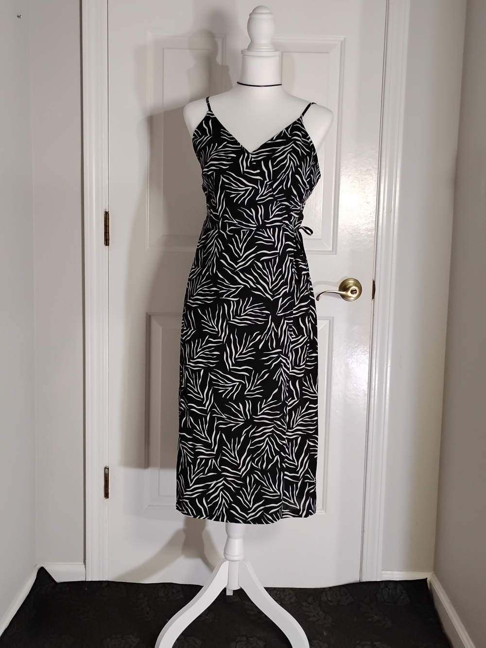 Nine West Black & White Printed Wrap-Style Midi Dress